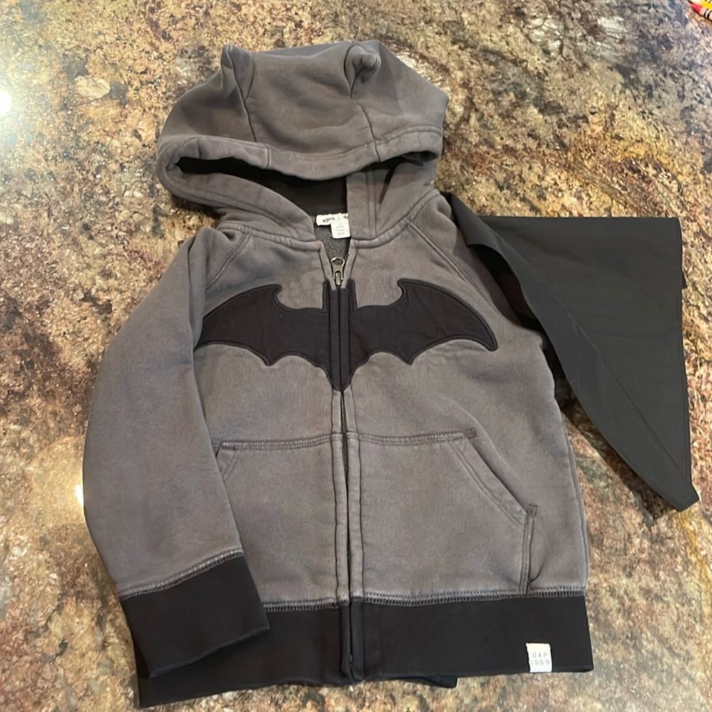 Baby Happy 4Y zip hoodie with detachable cape.